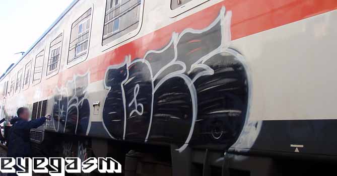 toee01.jpg