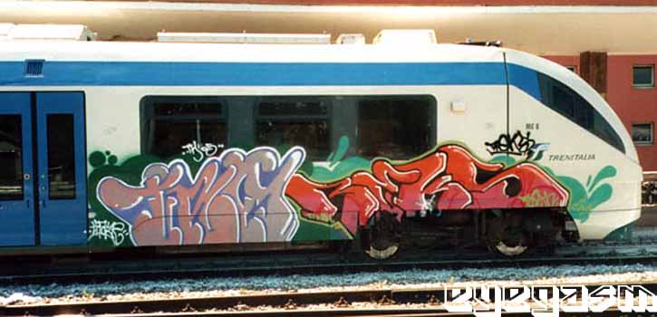 tra-reks01.jpg