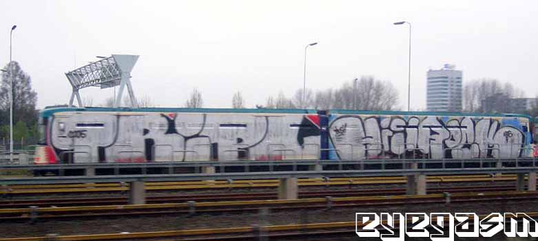 tripl-hiiirock-wc01.jpg