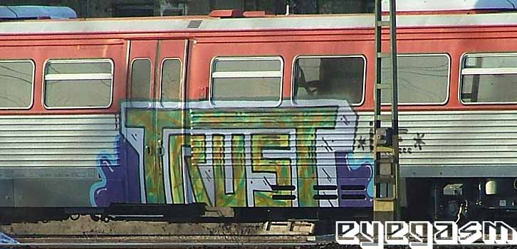 trust01.jpg