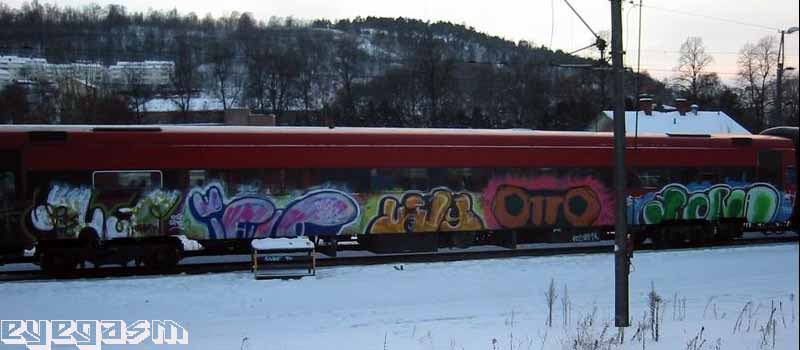 uhut-iallo-ugly-otto-yora01.jpg