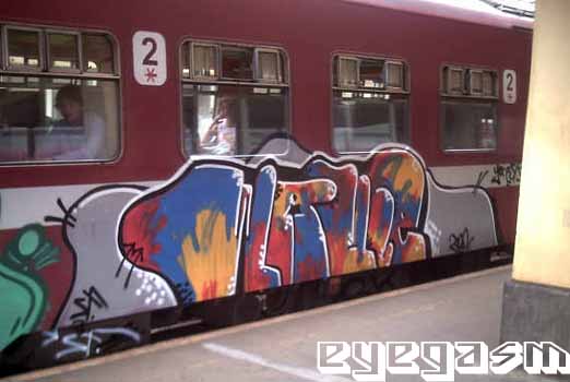 waule01.jpg