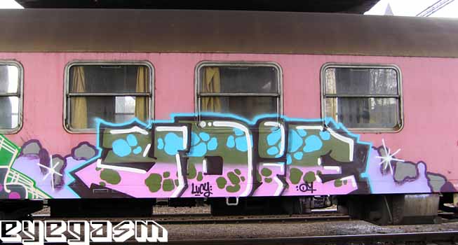 ydie01.jpg