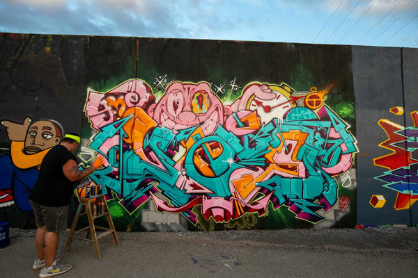 Paint Louis 2024 00011