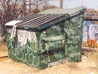 sanantonio03_trashx.jpg